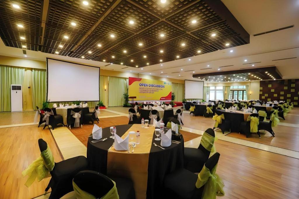 Taman Dayu Golf Club And Resort Prigen Exterior photo