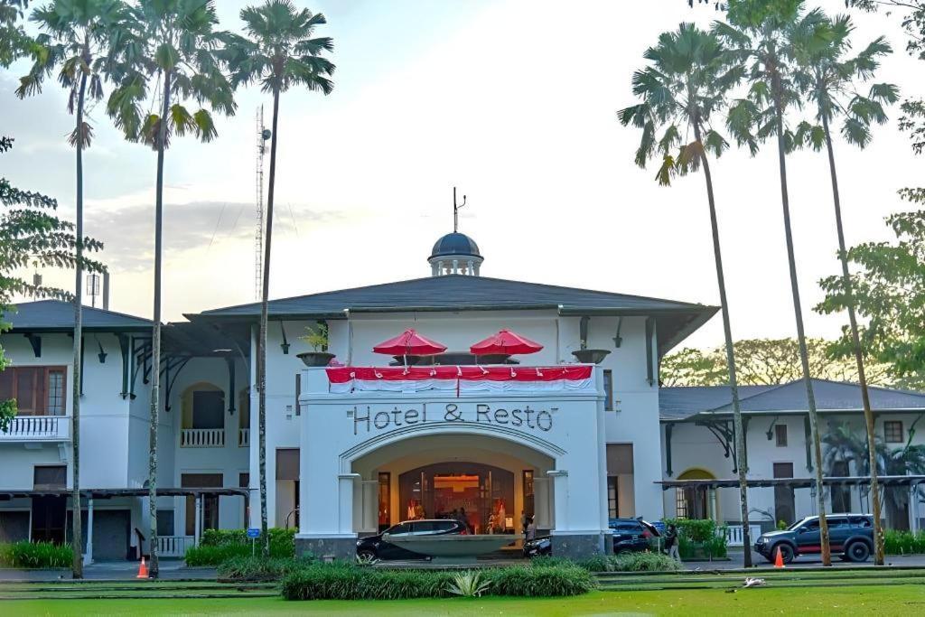 Taman Dayu Golf Club And Resort Prigen Exterior photo