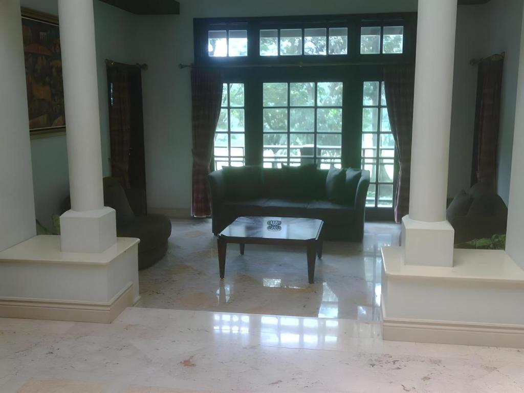 Taman Dayu Golf Club And Resort Prigen Exterior photo